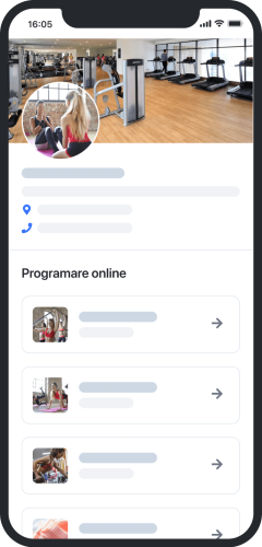 Captură de ecran a paginii de programare pe mobil pentru un antrenor personal, afișând intervalele de timp disponibile, tipurile de sesiuni și o interfață simplă pentru programarea întâlnirilor.